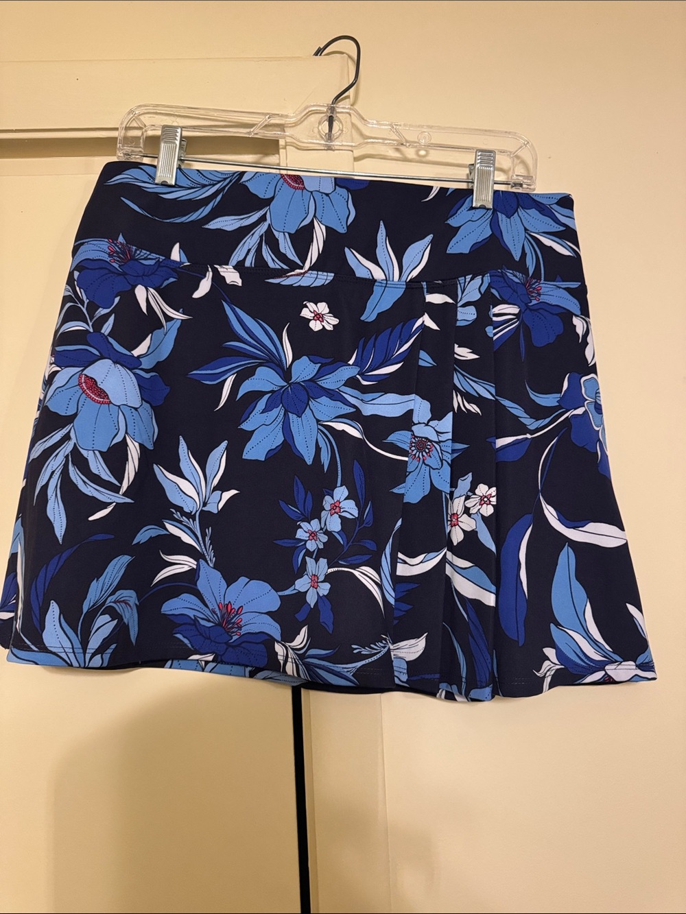 Tommy Bahama Navy & Blue Floral Skort